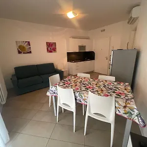 Marina - Agenzia Cocal Apartmán